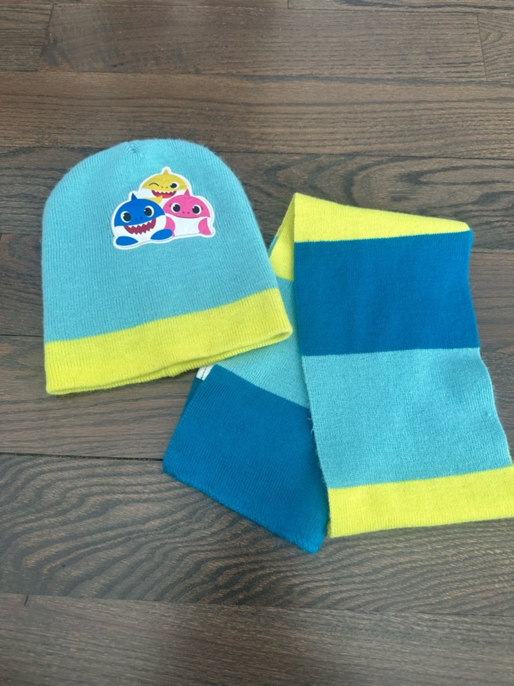 Baby Shark Hat & Scarf